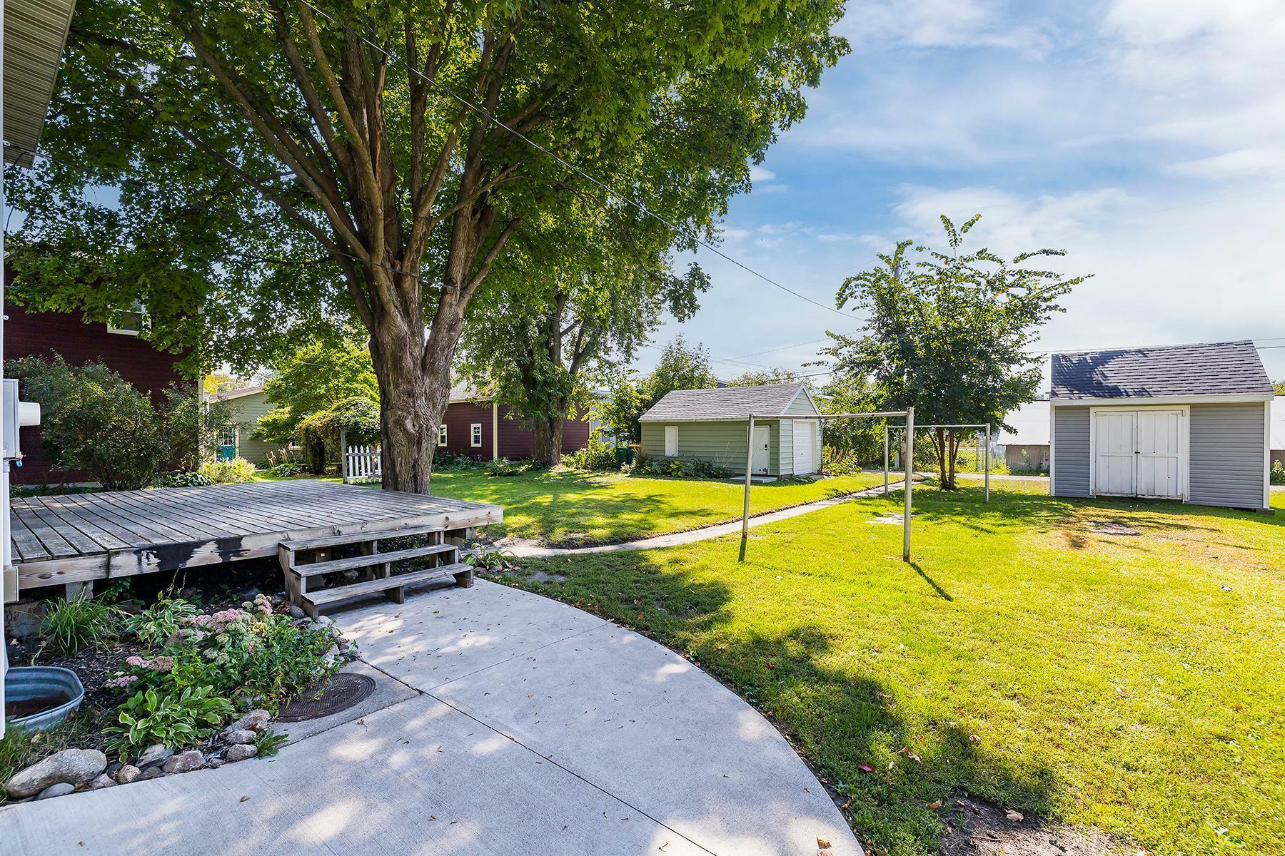 Property Photo:  221 Park Street E  MN 55367 