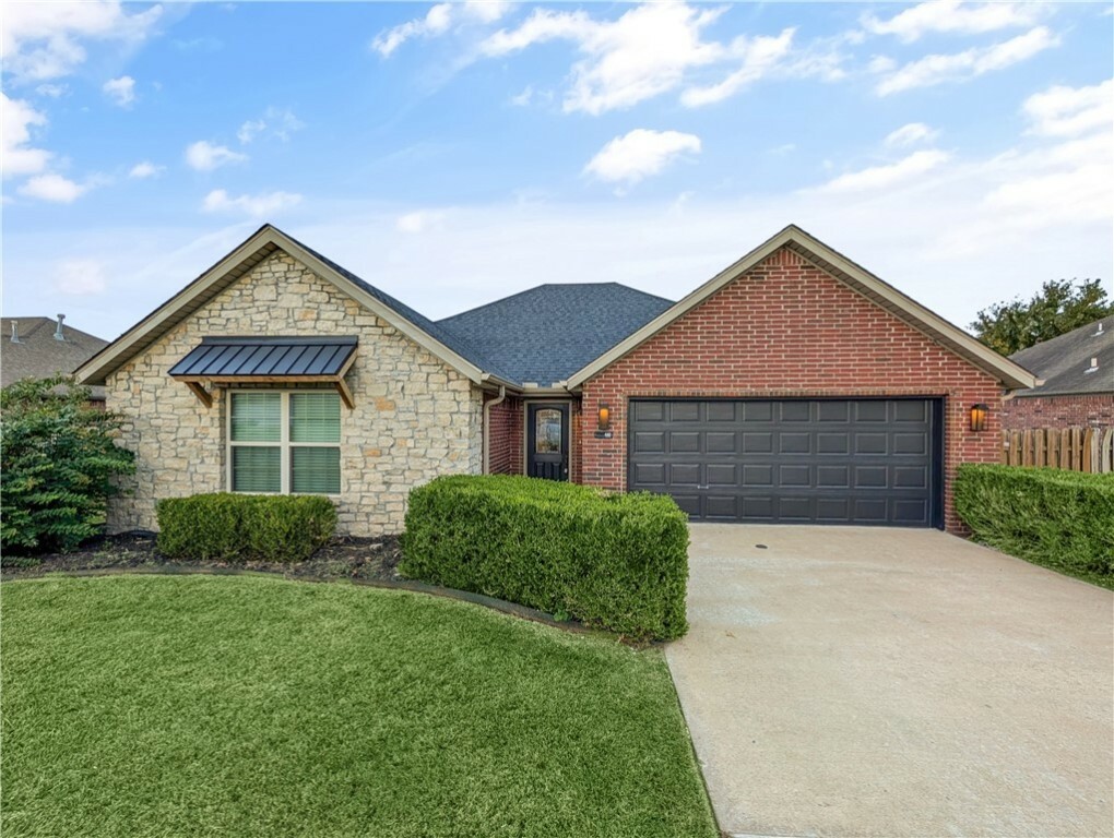 Property Photo: 660 Napa Avenue AR 72719