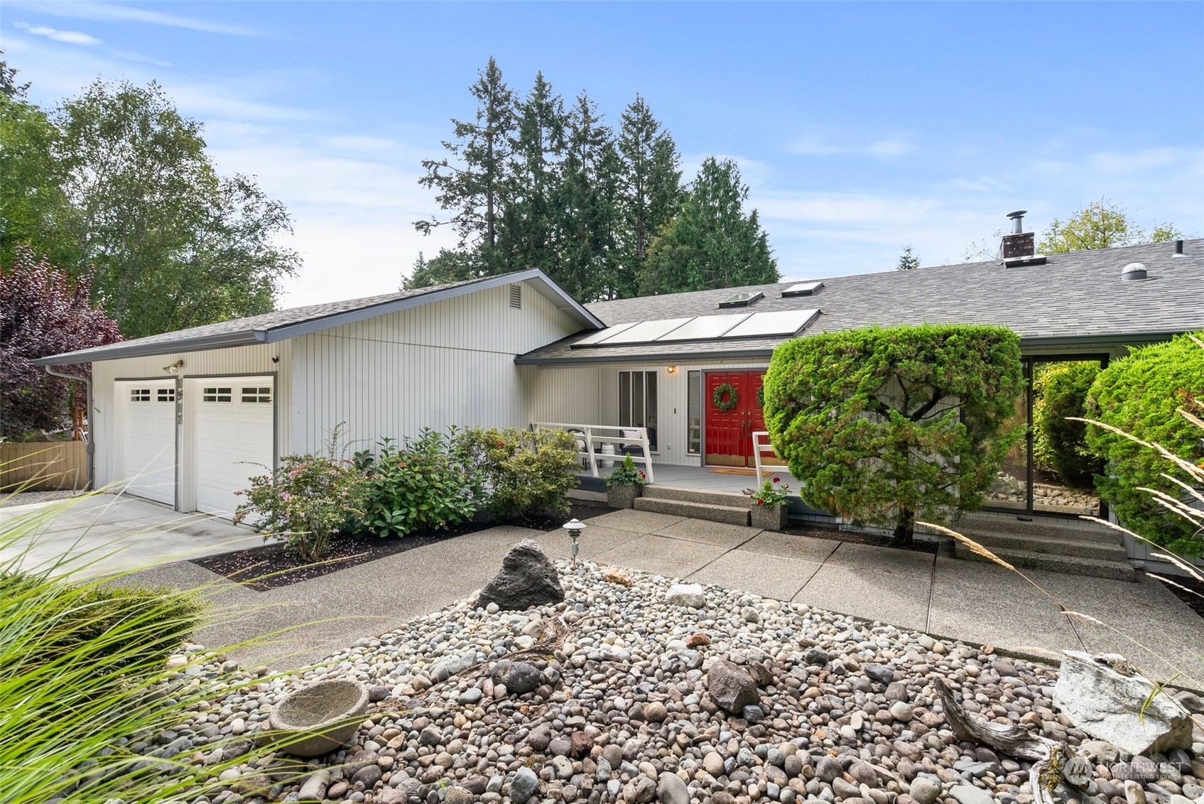 Property Photo:  1517 Briarwood Court NW  WA 98502 