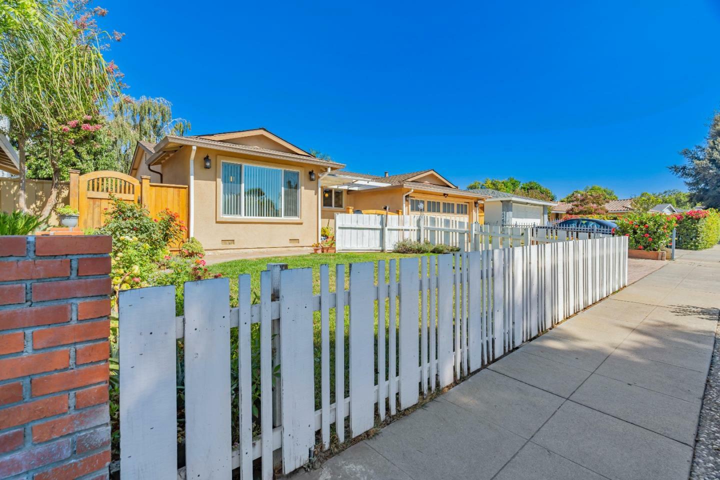 Property Photo:  2620 Lanier Lane  CA 95121 