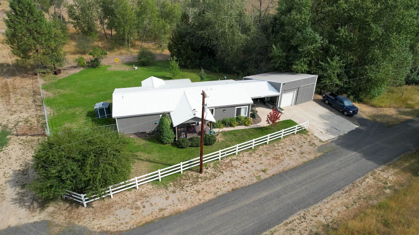 Property Photo:  29126 N Sherman Rd  WA 99006 