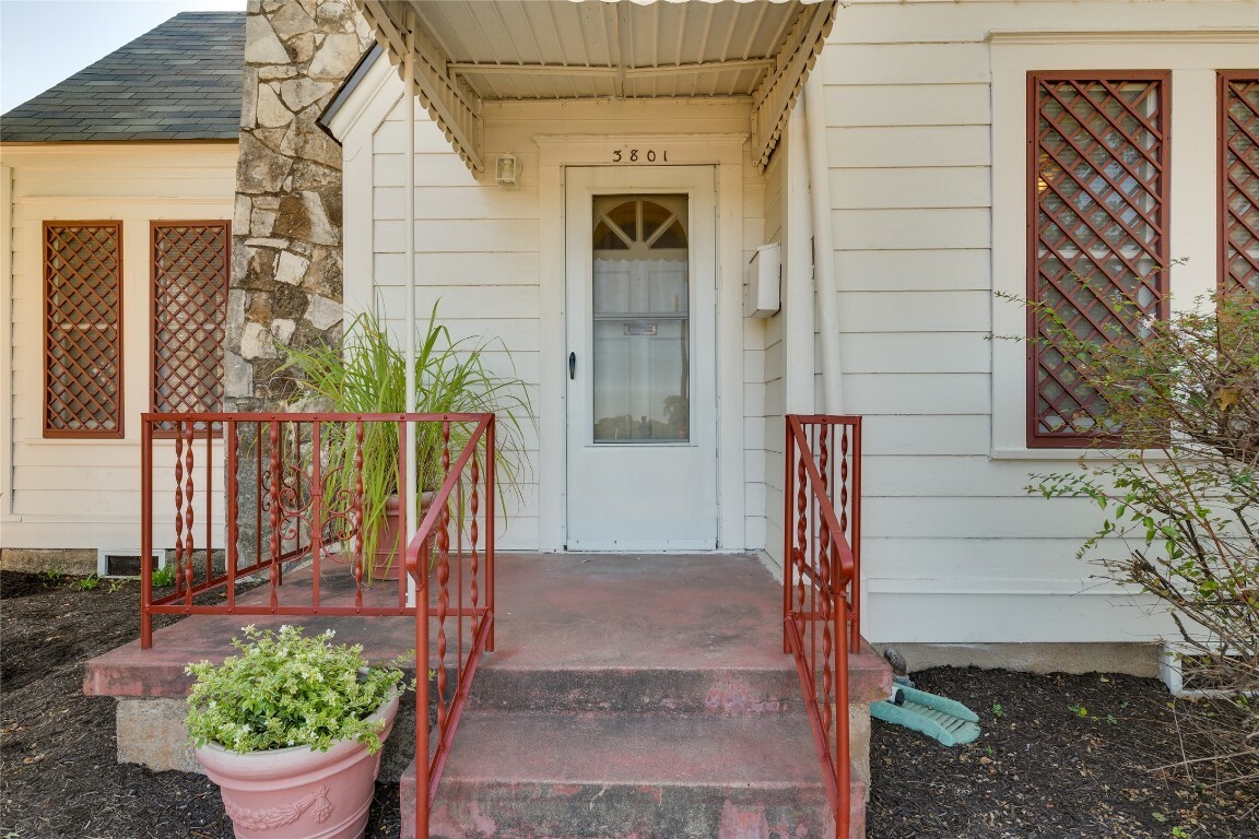 Property Photo:  3801 Red River Street  TX 78751 