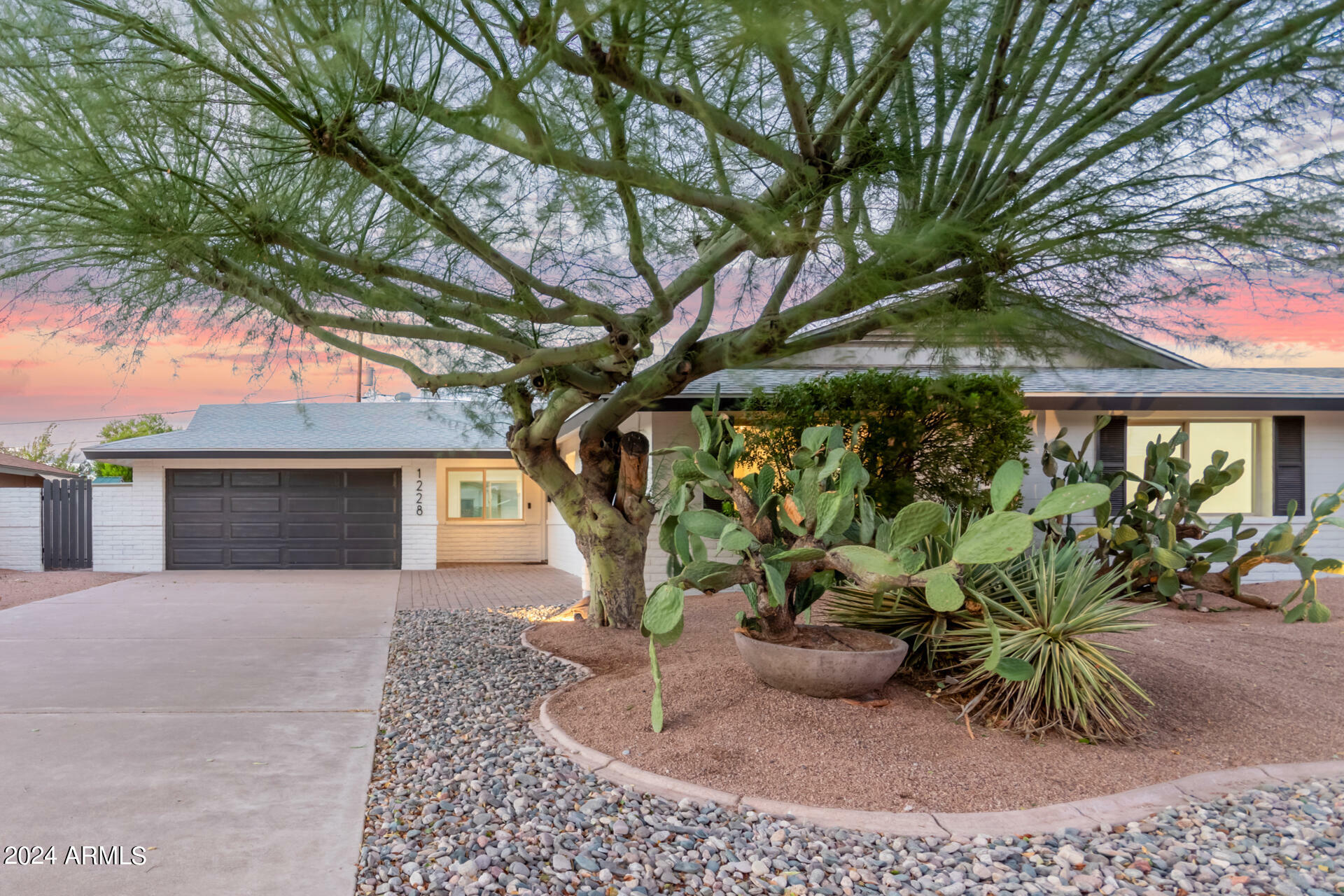 Property Photo:  1228 E Wesleyan Drive  AZ 85282 