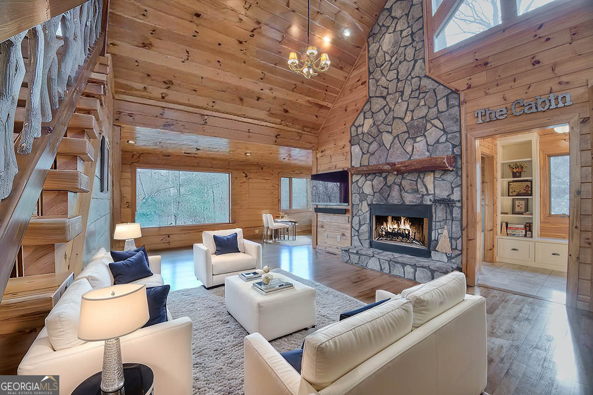 Property Photo:  112 N Hiawatha Trail  GA 30513 