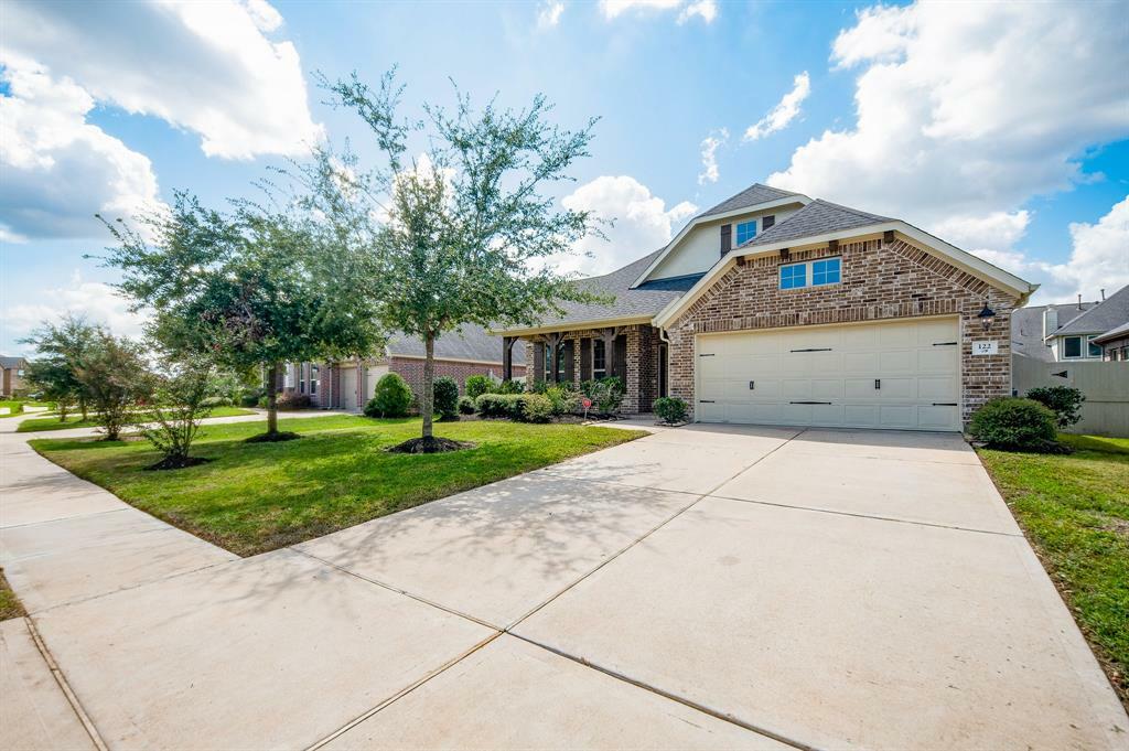 Property Photo:  122 Round Lake Drive  TX 77469 