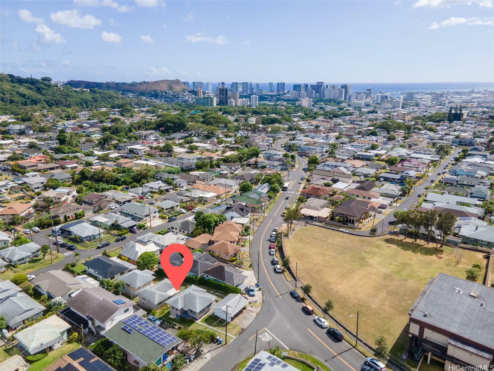 Property Photo:  2567 Liliha Street  HI 96817 