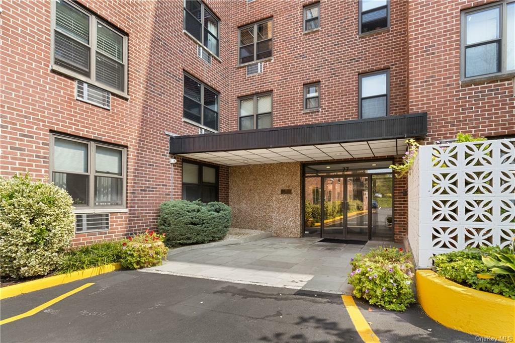 Property Photo:  77 Carpenter Avenue 1R  NY 10549 