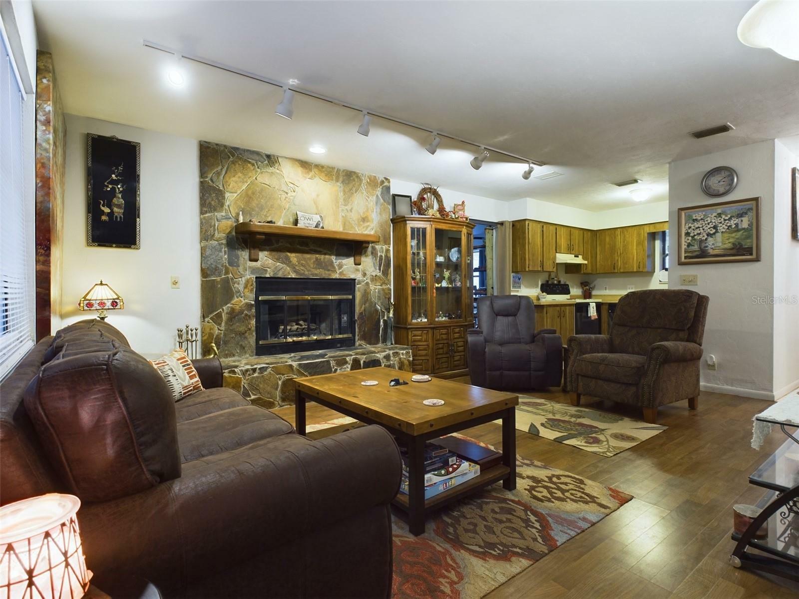 Property Photo: 172 Hour Glass Circle FL 32640