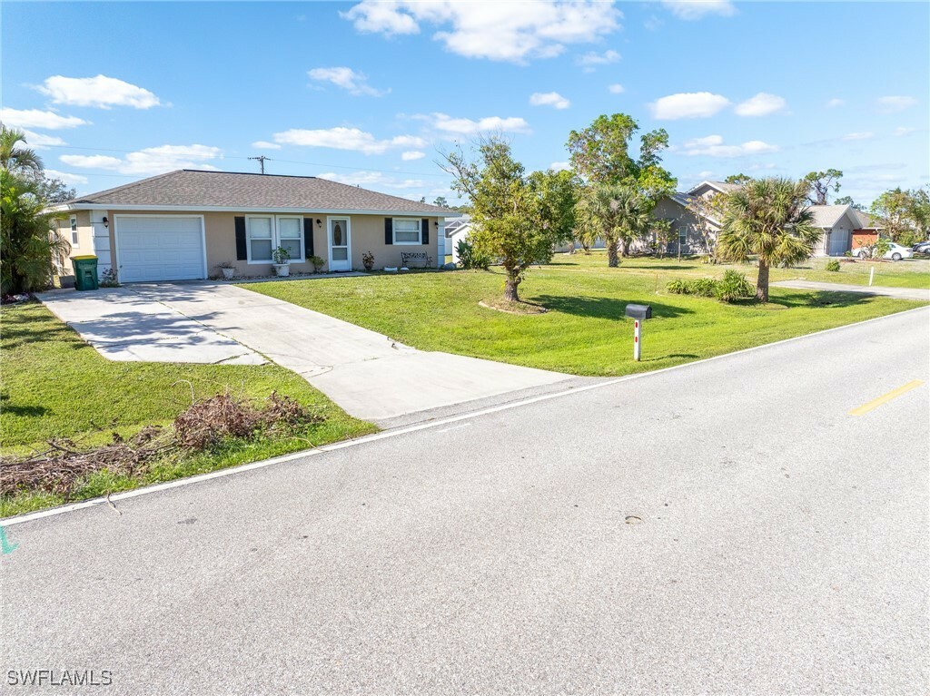 Property Photo:  3255 Lake View Boulevard  FL 33948 