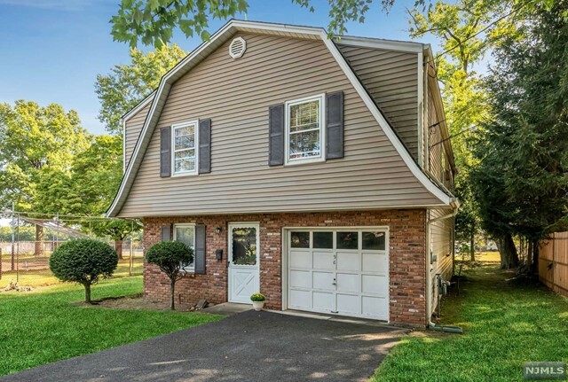 Property Photo:  96 Woodland Road  NJ 07627 