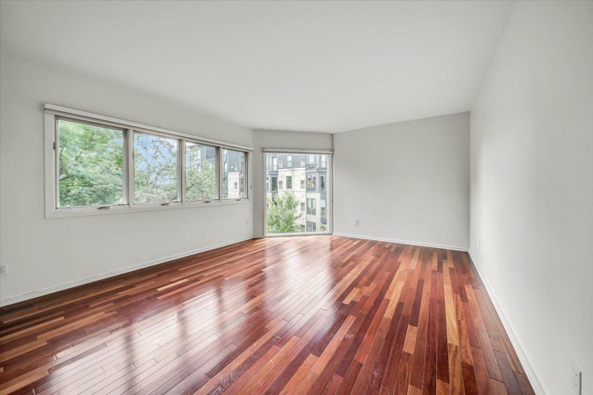 Property Photo:  210 W Grant Street 401  MN 55403 