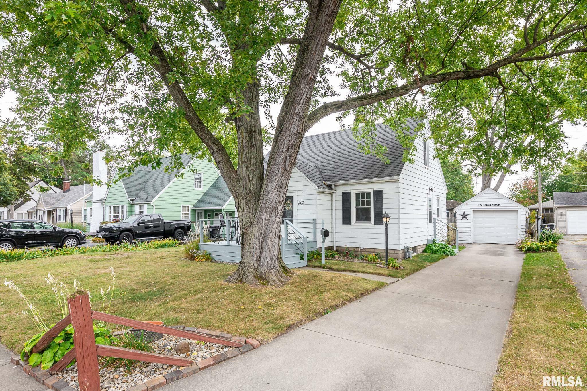 Property Photo:  1415 N 5th Street  IL 61554 