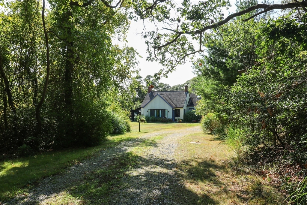 Property Photo:  1 Martha'S Way  MA 02739 