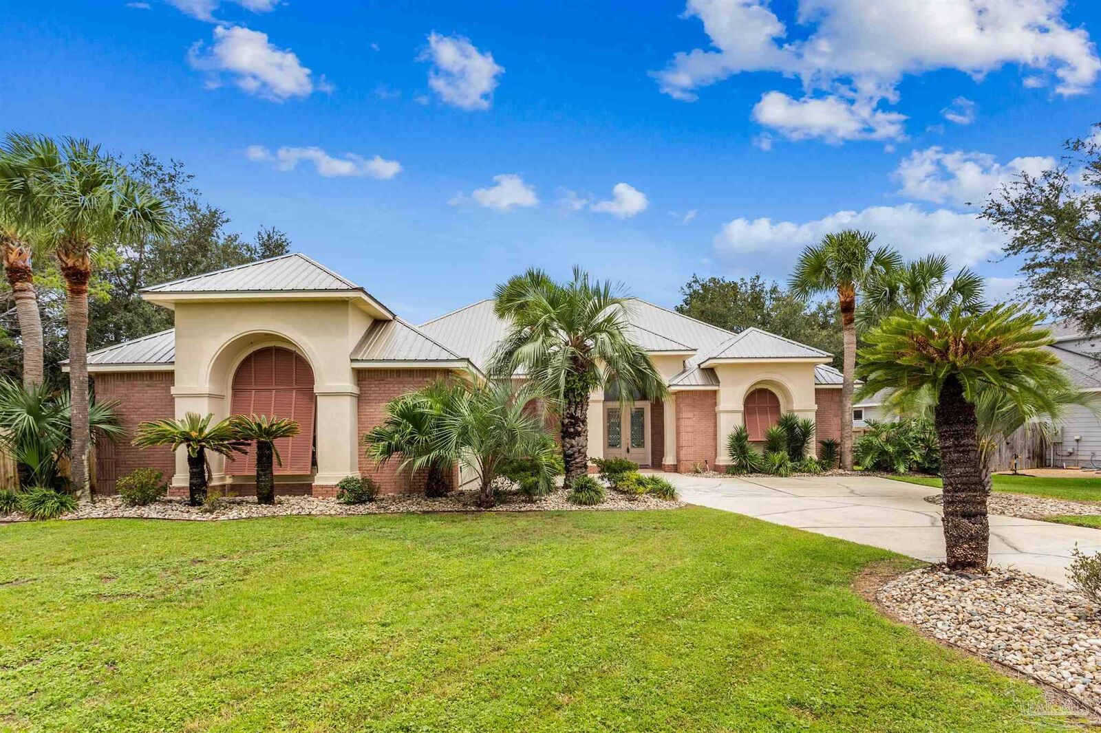 Property Photo: 1653 Tidewater Ln FL 32566