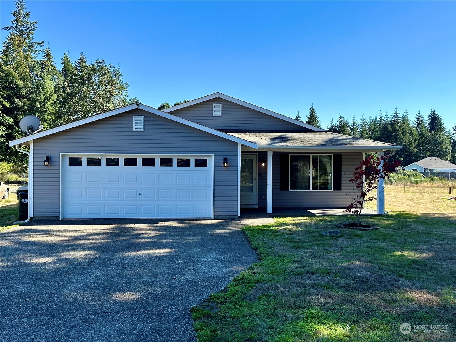 Property Photo:  104 Alpine Court SE  WA 98576 