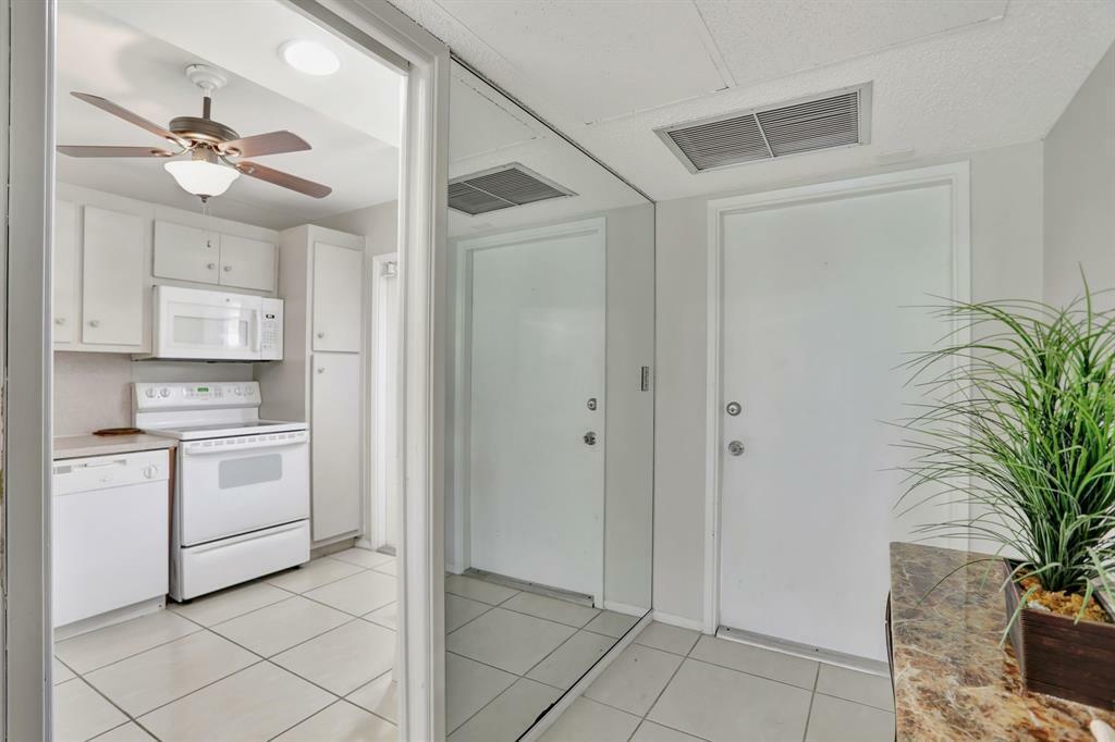 Property Photo:  3351 S Palm Aire Drive 104  FL 33069 