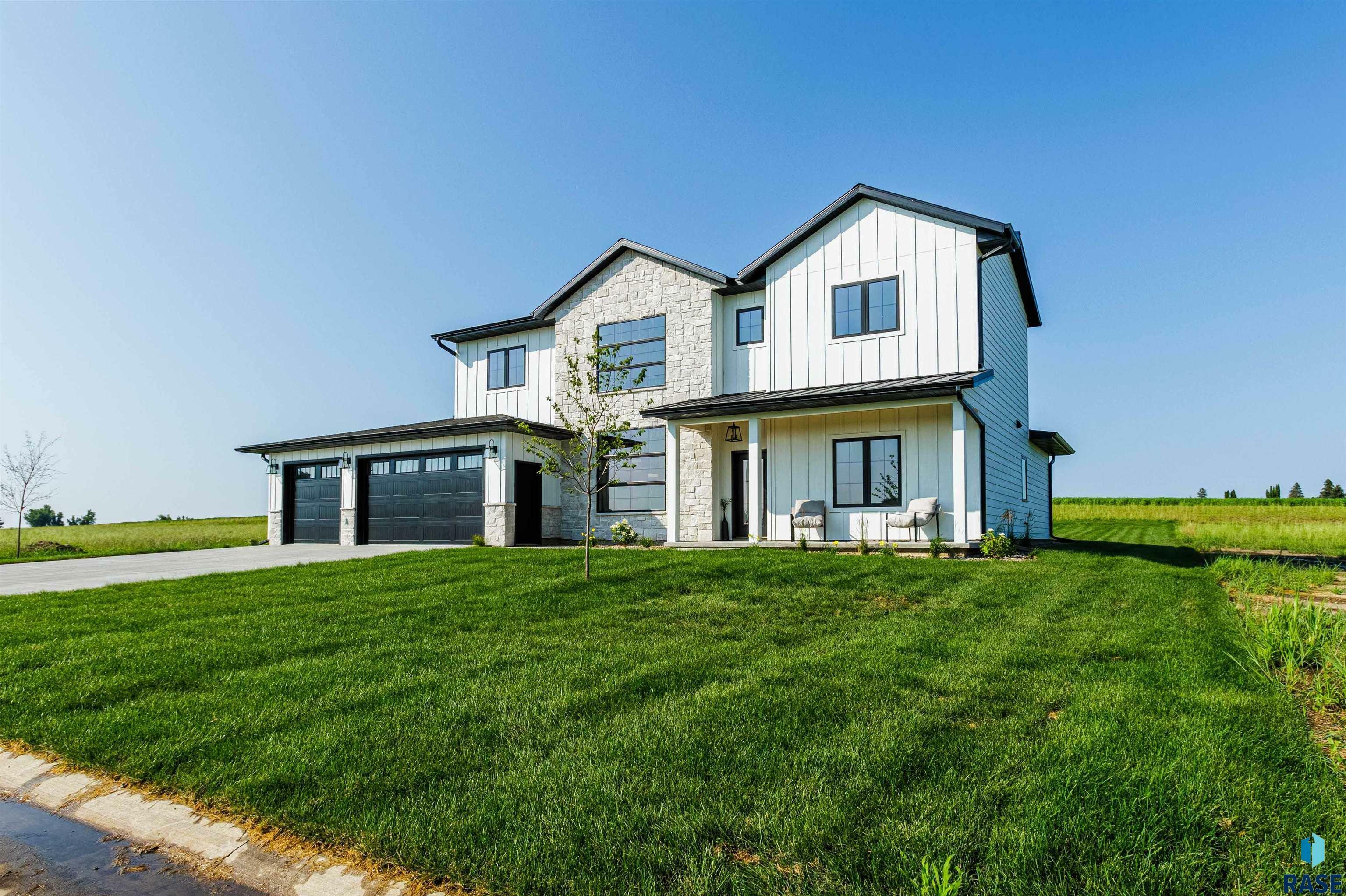 Property Photo: 507 Mill Pond Rd IA 51246