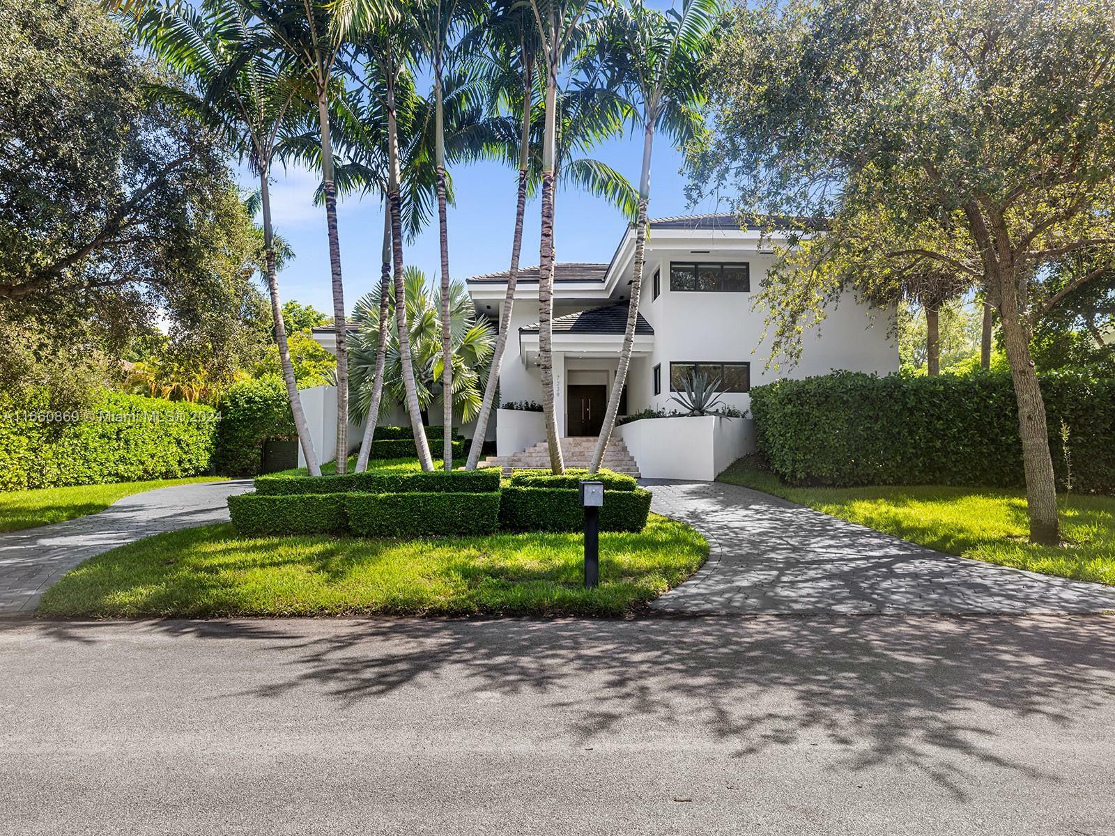 Property Photo:  7239 E Lago Dr  FL 33143 