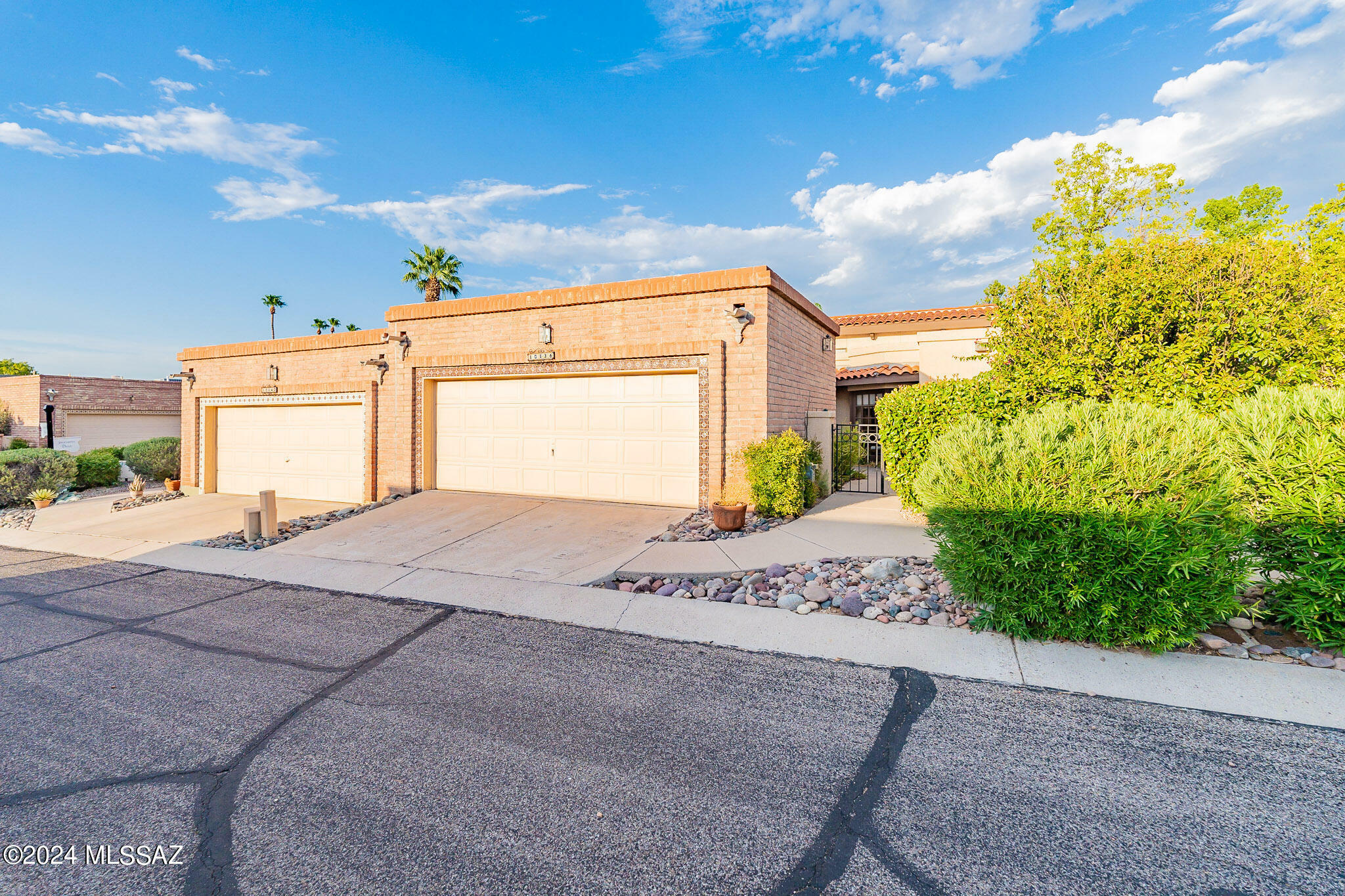 Property Photo:  10136 N Sawgrass Drive  AZ 85737 