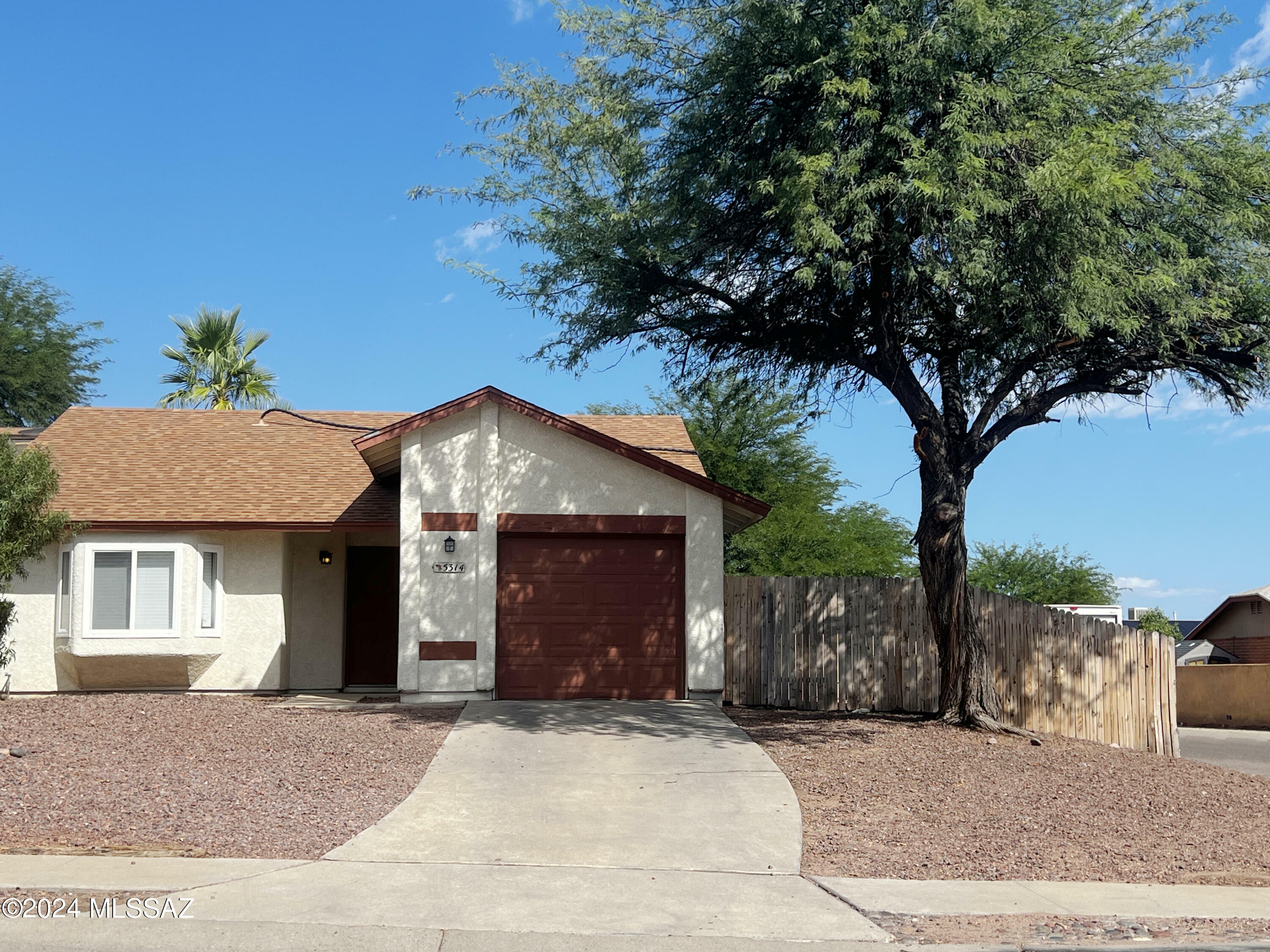 Property Photo:  5314 S Oakleaf Drive  AZ 85746 