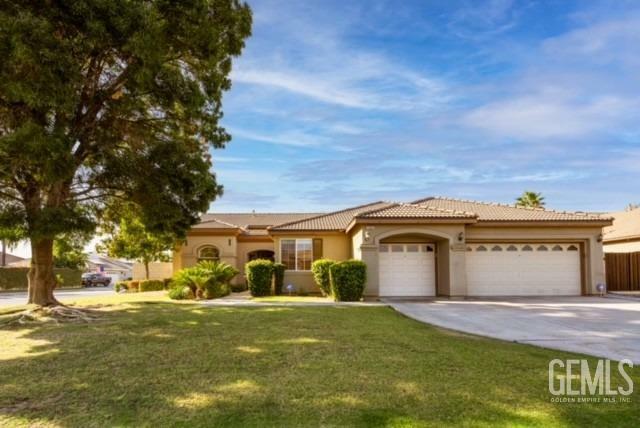 Property Photo:  13401 Hinault Drive  CA 93314 