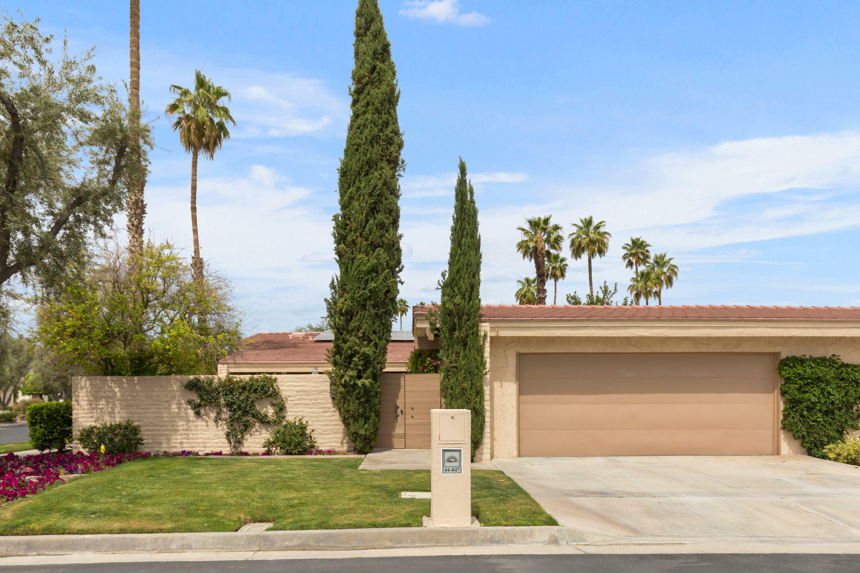 Property Photo:  44847 Oro Grande Circle  CA 92210 