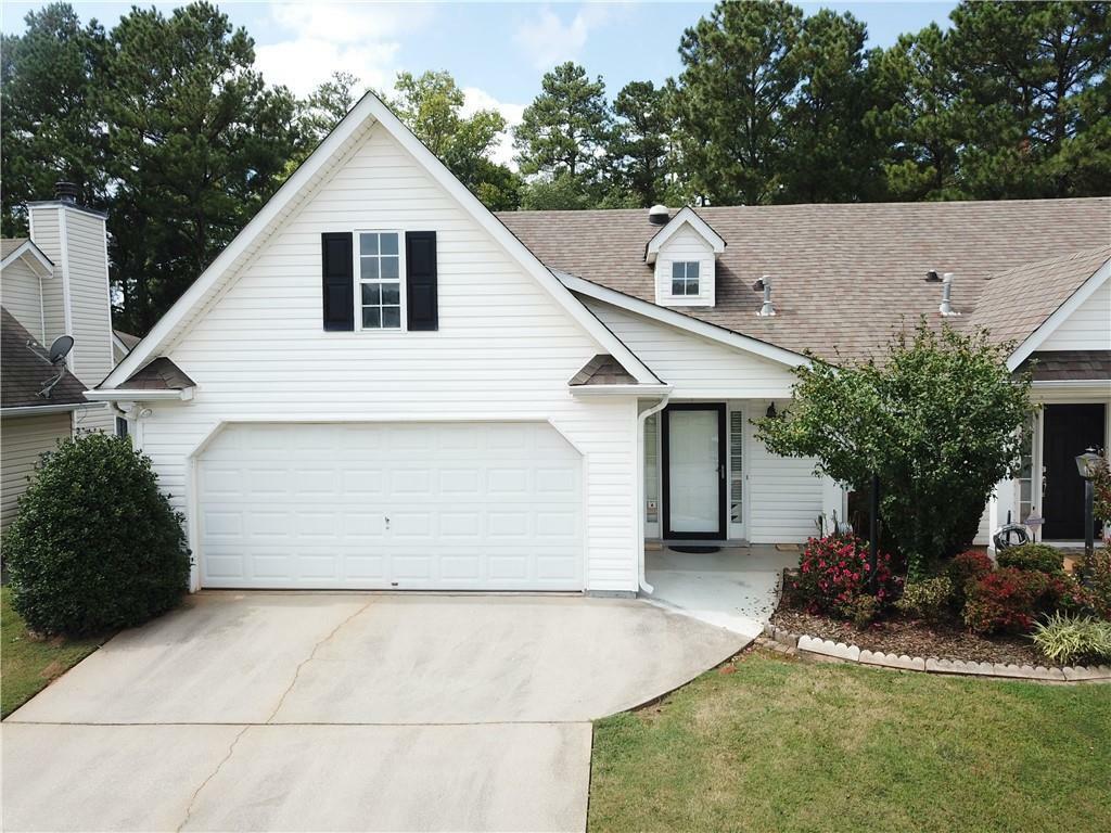 Property Photo:  75 Courtyard Lane  GA 30265 