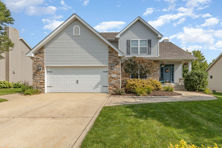 2250 Sweet Briar Lane  Valparaiso IN 46385 photo
