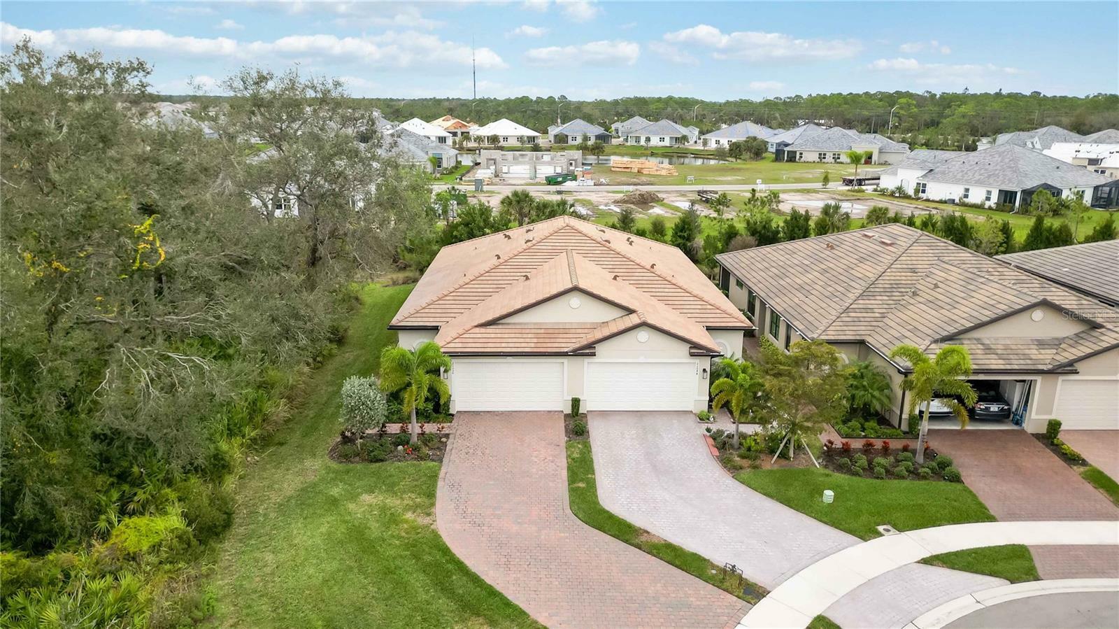 Property Photo:  21050 Fetterbush Place  FL 34293 