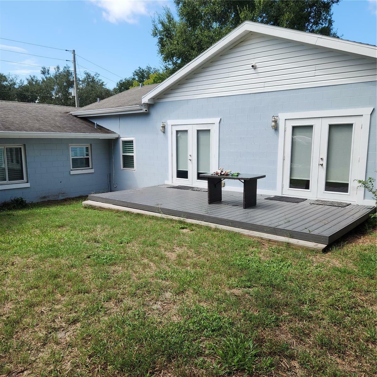 Property Photo:  715 E 1st Avenue  FL 32757 