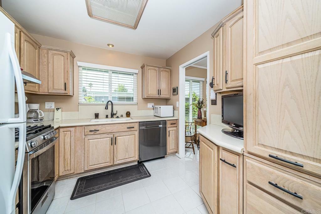 Property Photo:  3615 Vista Bella 1  CA 92057 