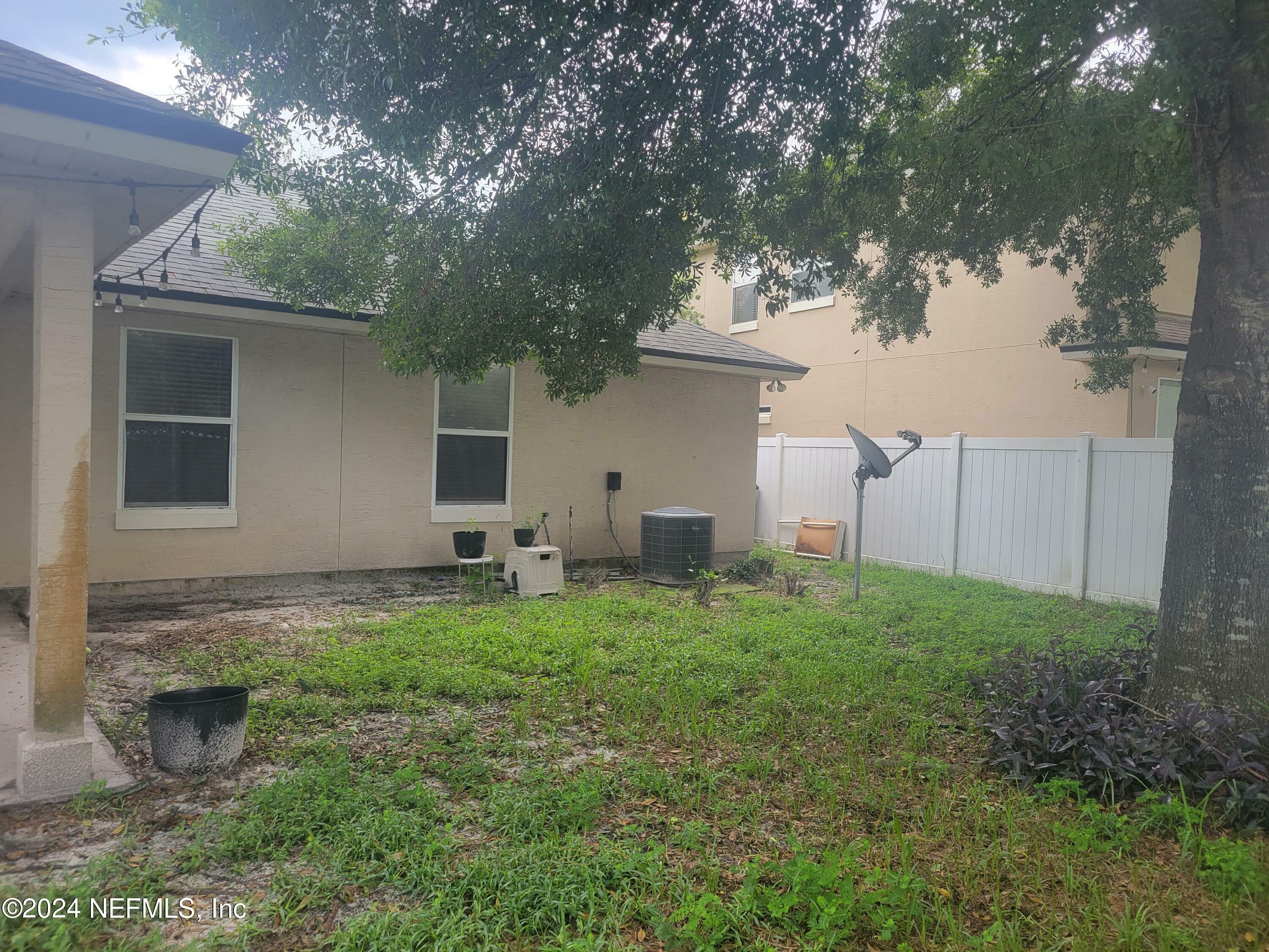 Property Photo:  3610 Old Village Dr Drive  FL 32065 