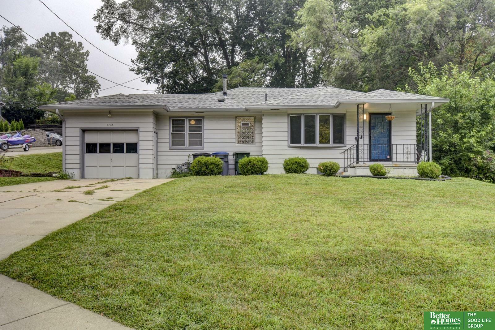 Property Photo:  430 Midland Drive  IA 51503 