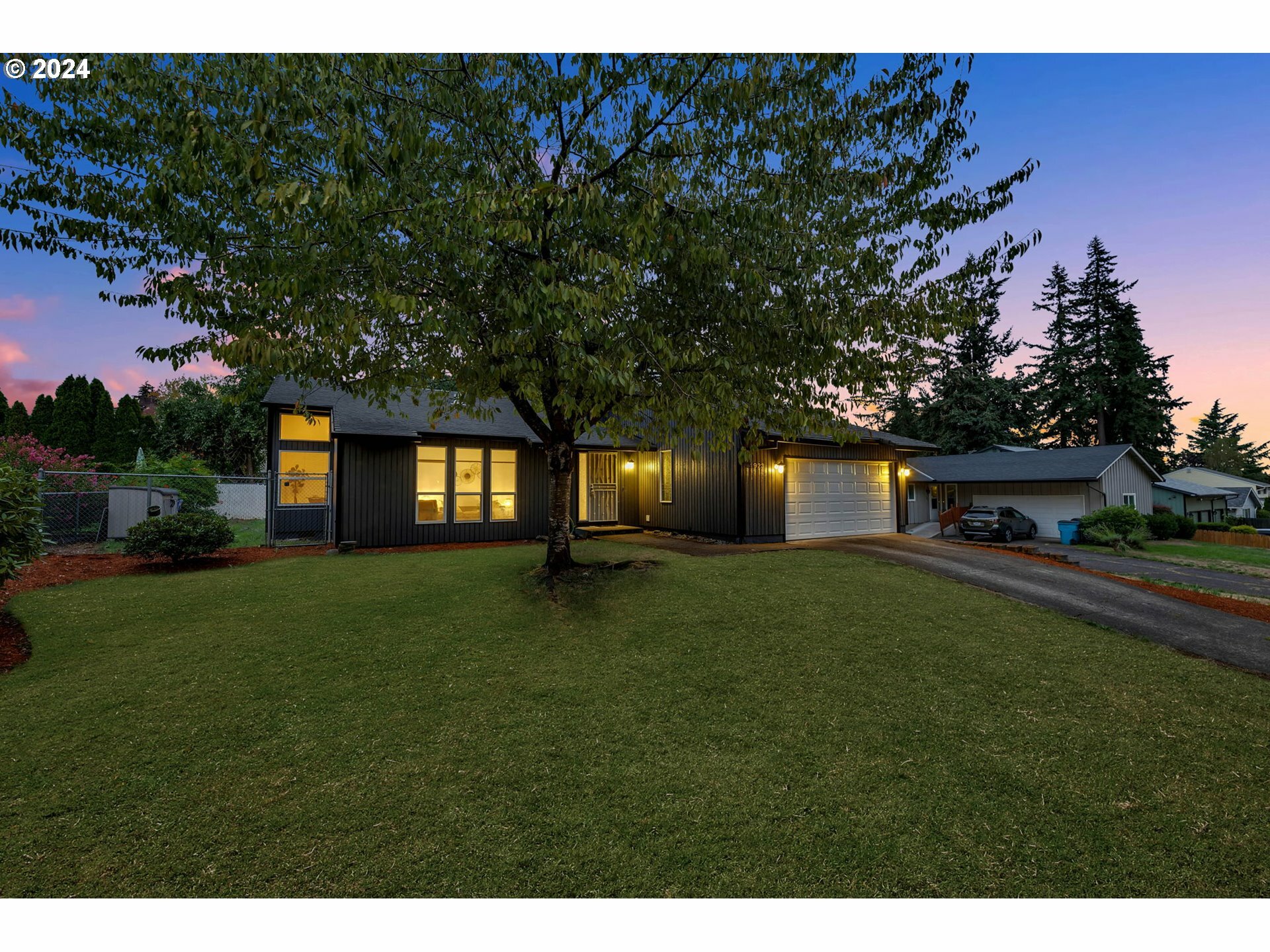 Property Photo:  1923 SE Talton Ave  WA 98683 