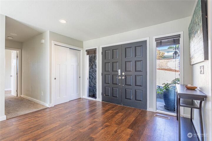 Property Photo:  1724  10th Place NE  WA 98802 