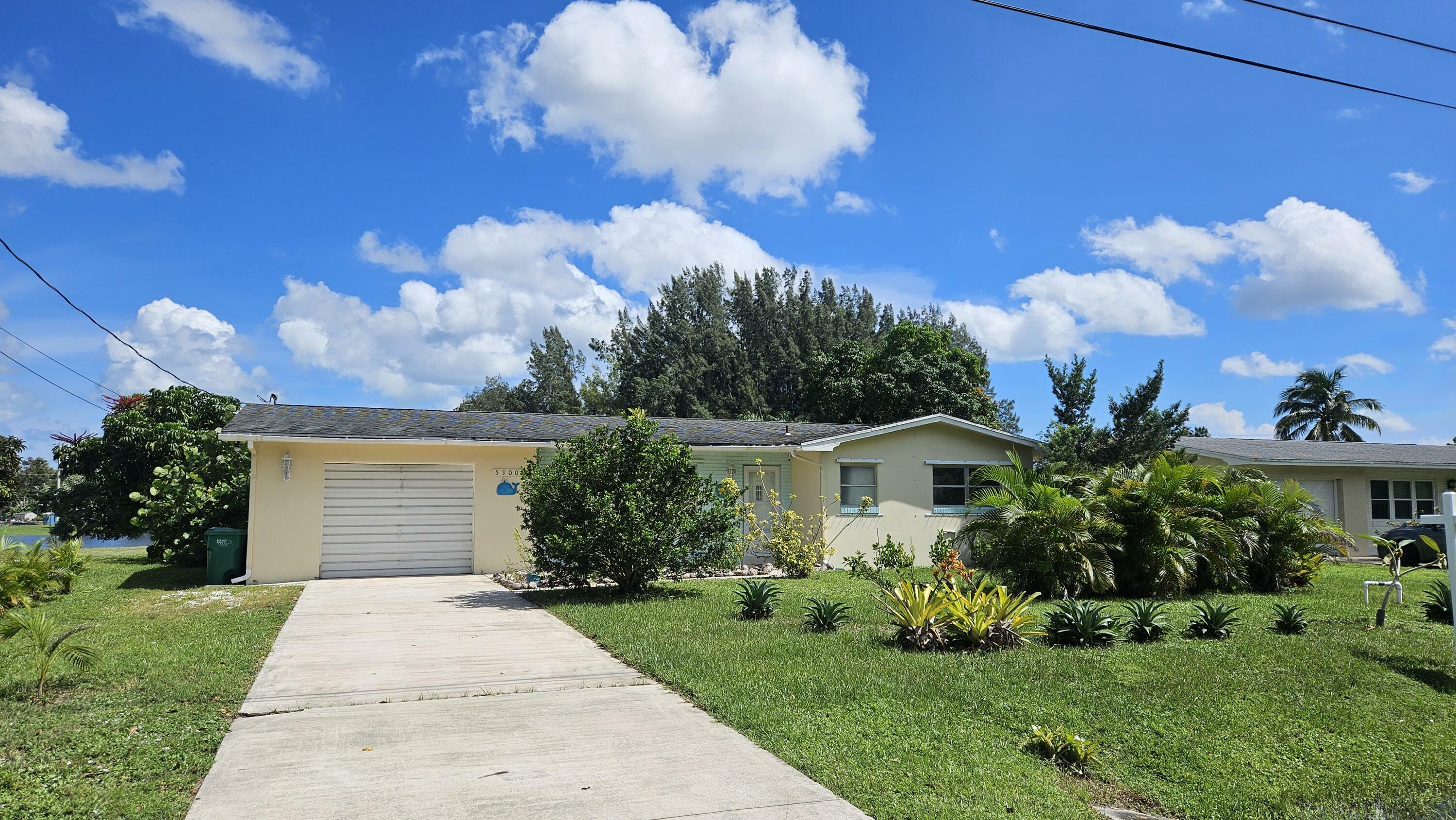 Property Photo:  5900 Killarney Avenue  FL 34951 