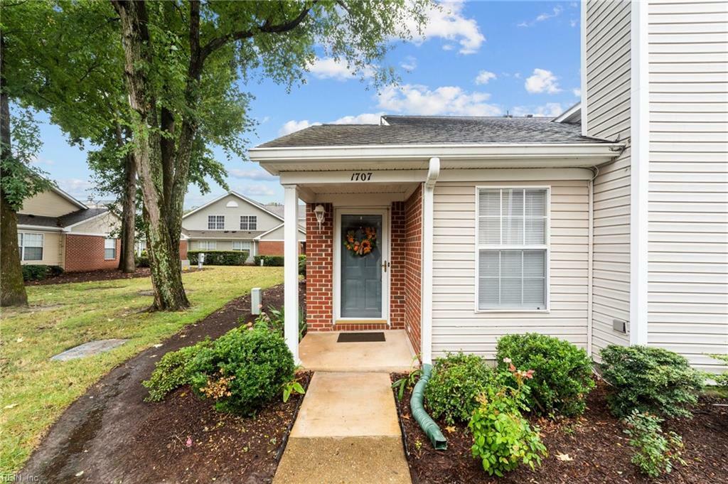 Property Photo:  1707 Orchard Way  VA 23320 