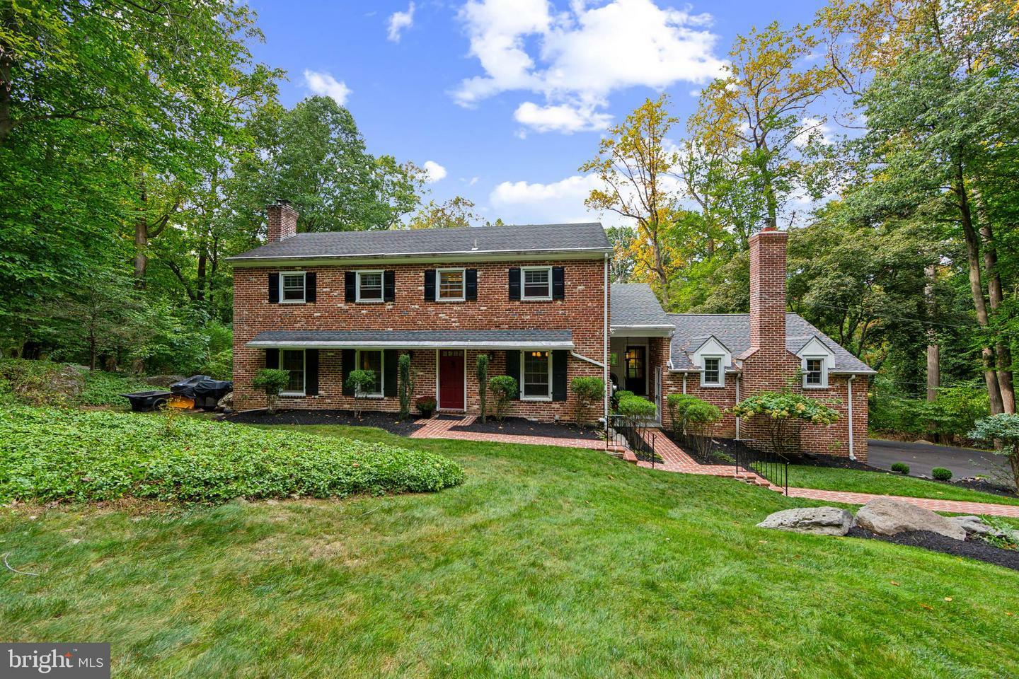 Property Photo:  4020 Fox Hill Lane  PA 19073 