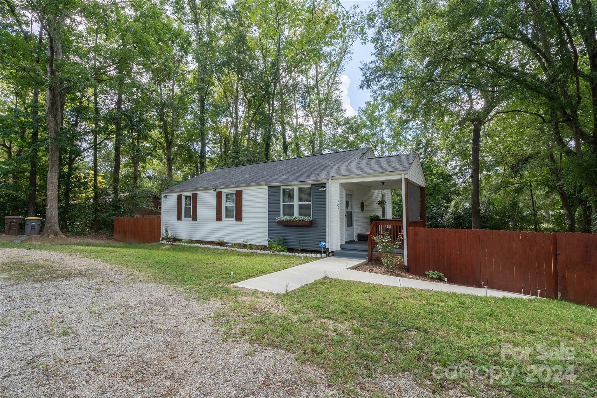 Property Photo:  703 Evelyn Avenue  NC 28083 