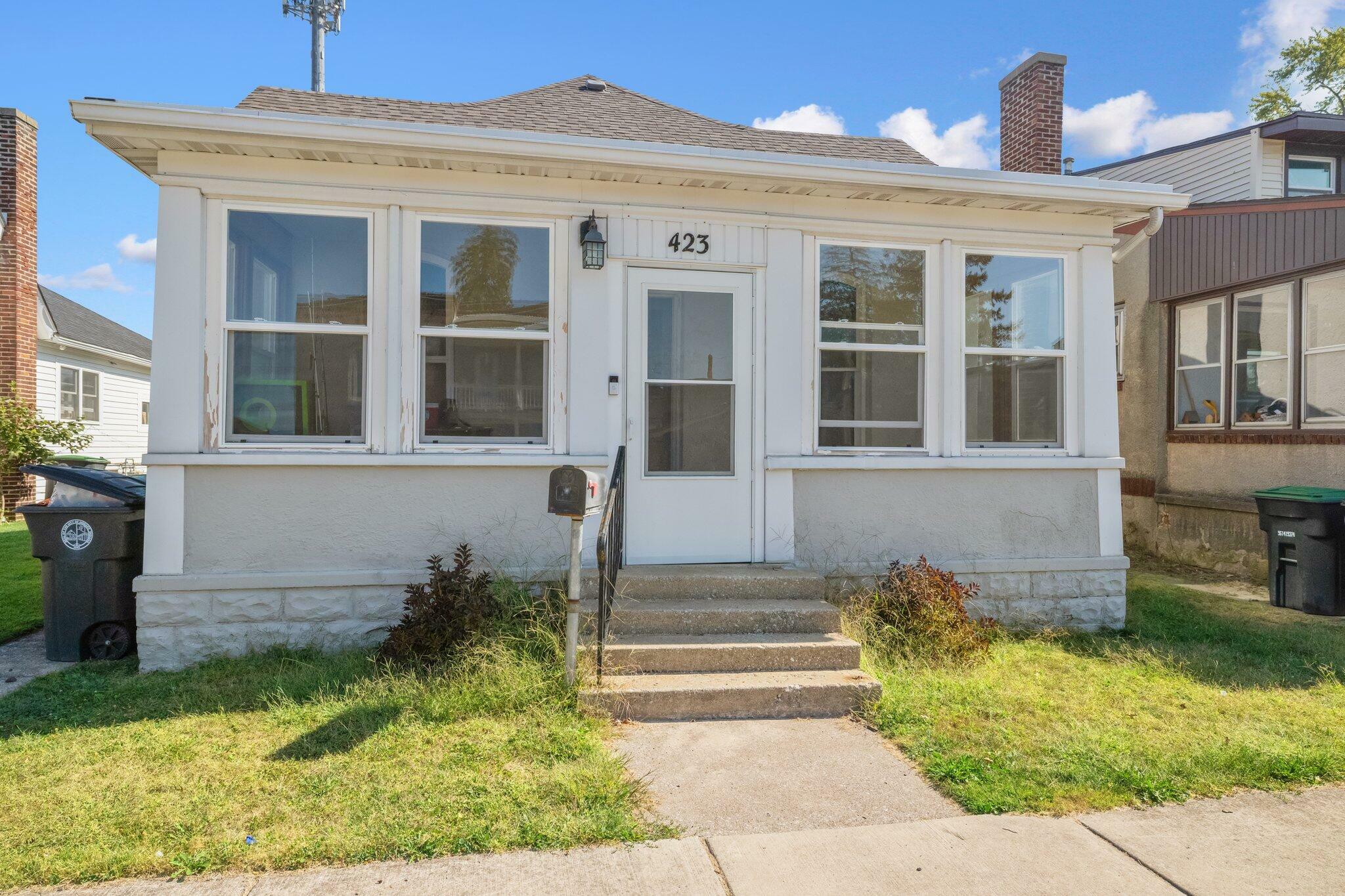 Property Photo:  423 Center Street  IN 46342 