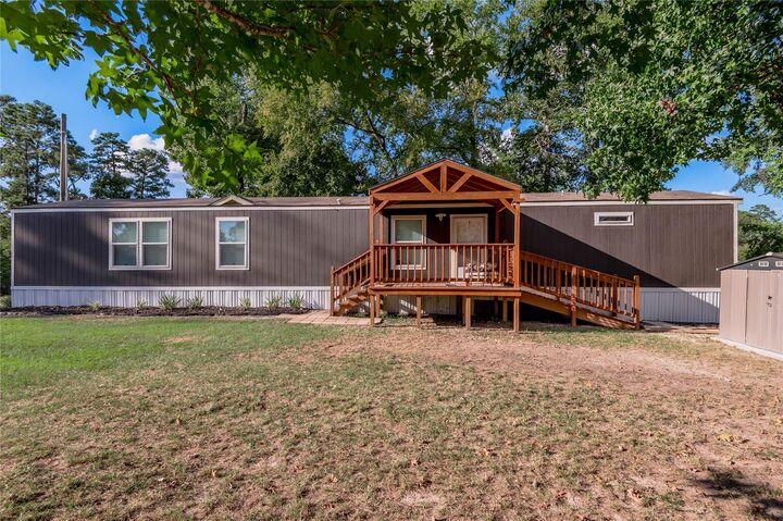 Property Photo: 844 Harbor Point Drive TX 75862