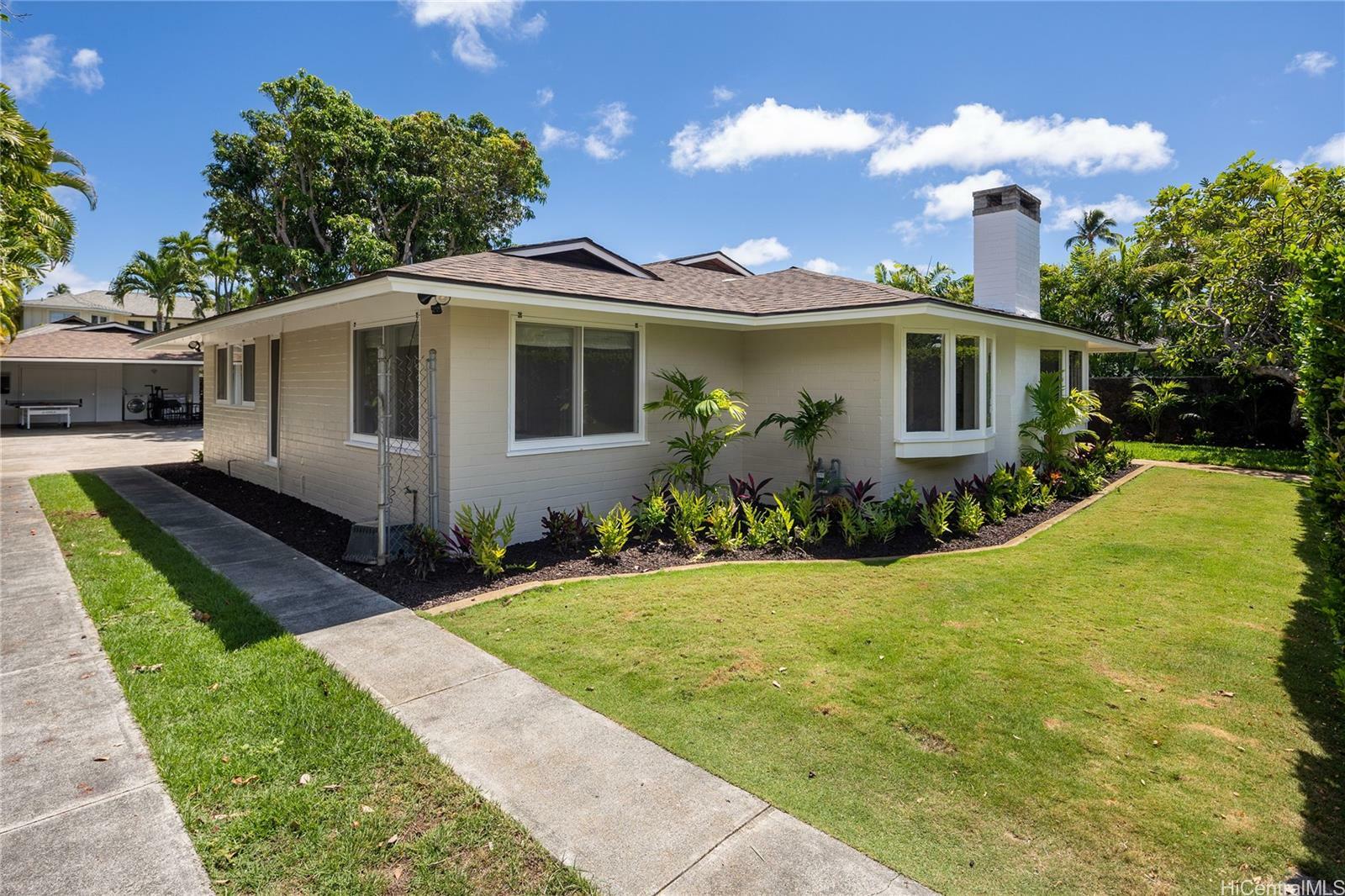 Property Photo:  915 Makaiwa Street  HI 96816 