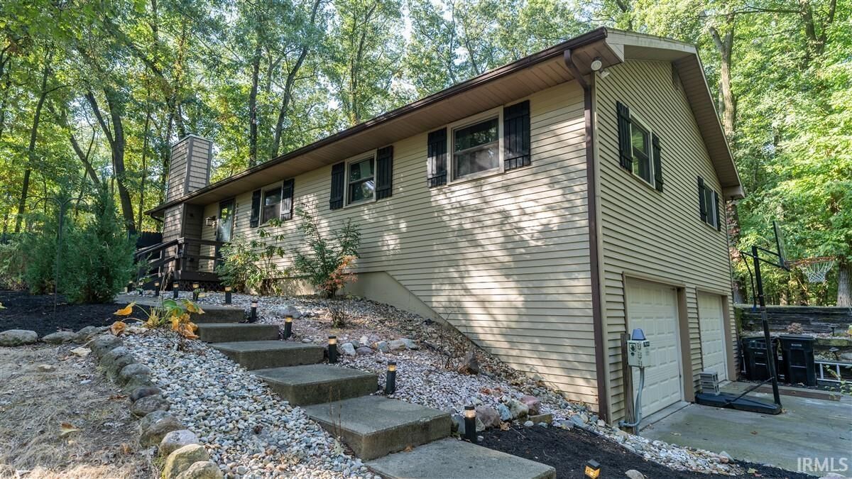 Property Photo: 2735 N 300 W Street IN 46703