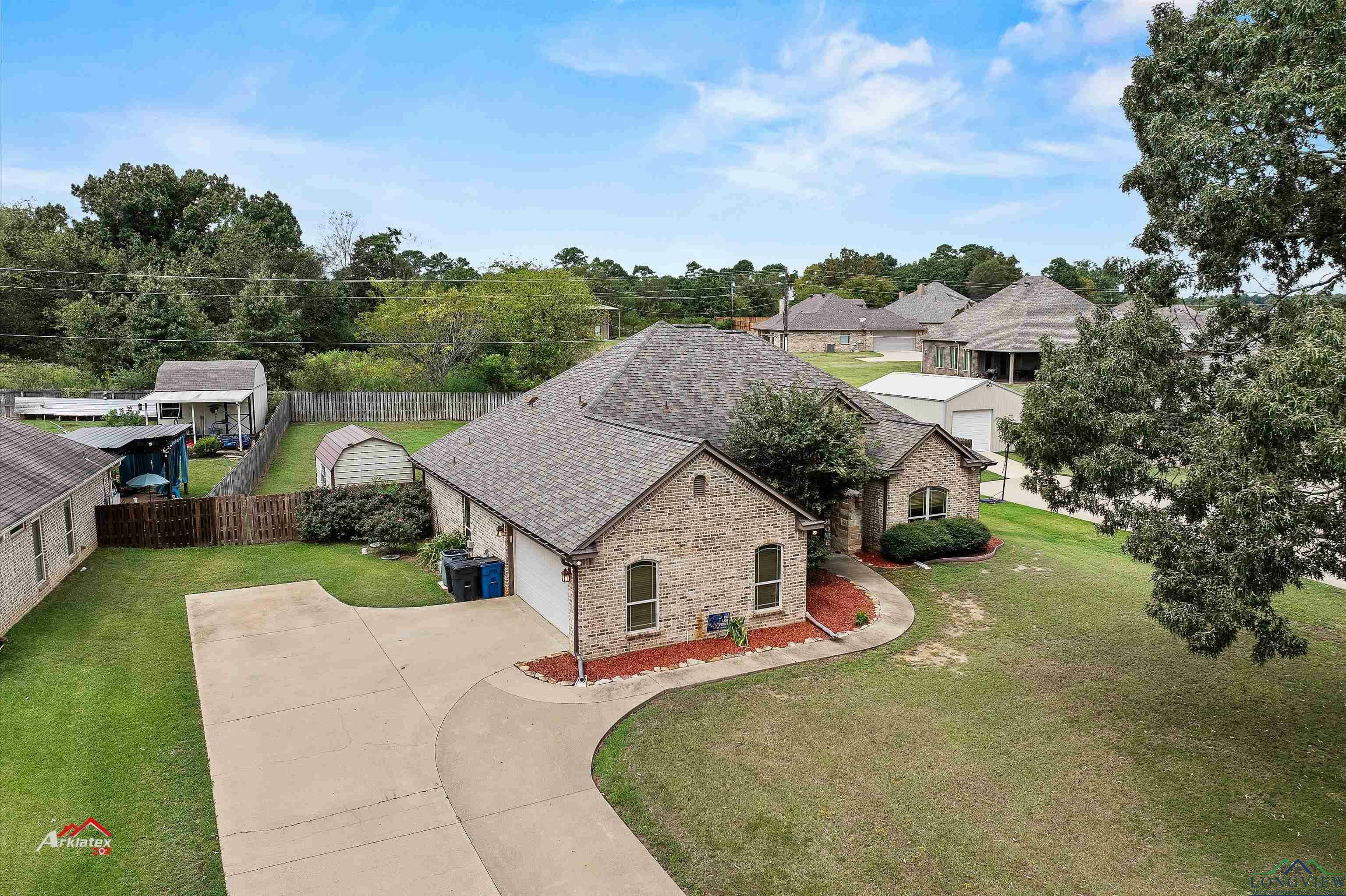 Property Photo:  135 Towering Oak Ln  TX 75602 