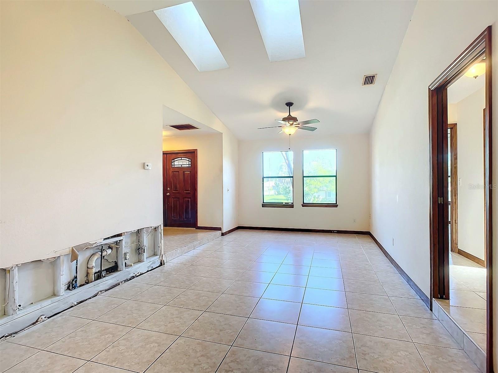 Property Photo:  2121 Arrowhead Avenue  FL 32725 