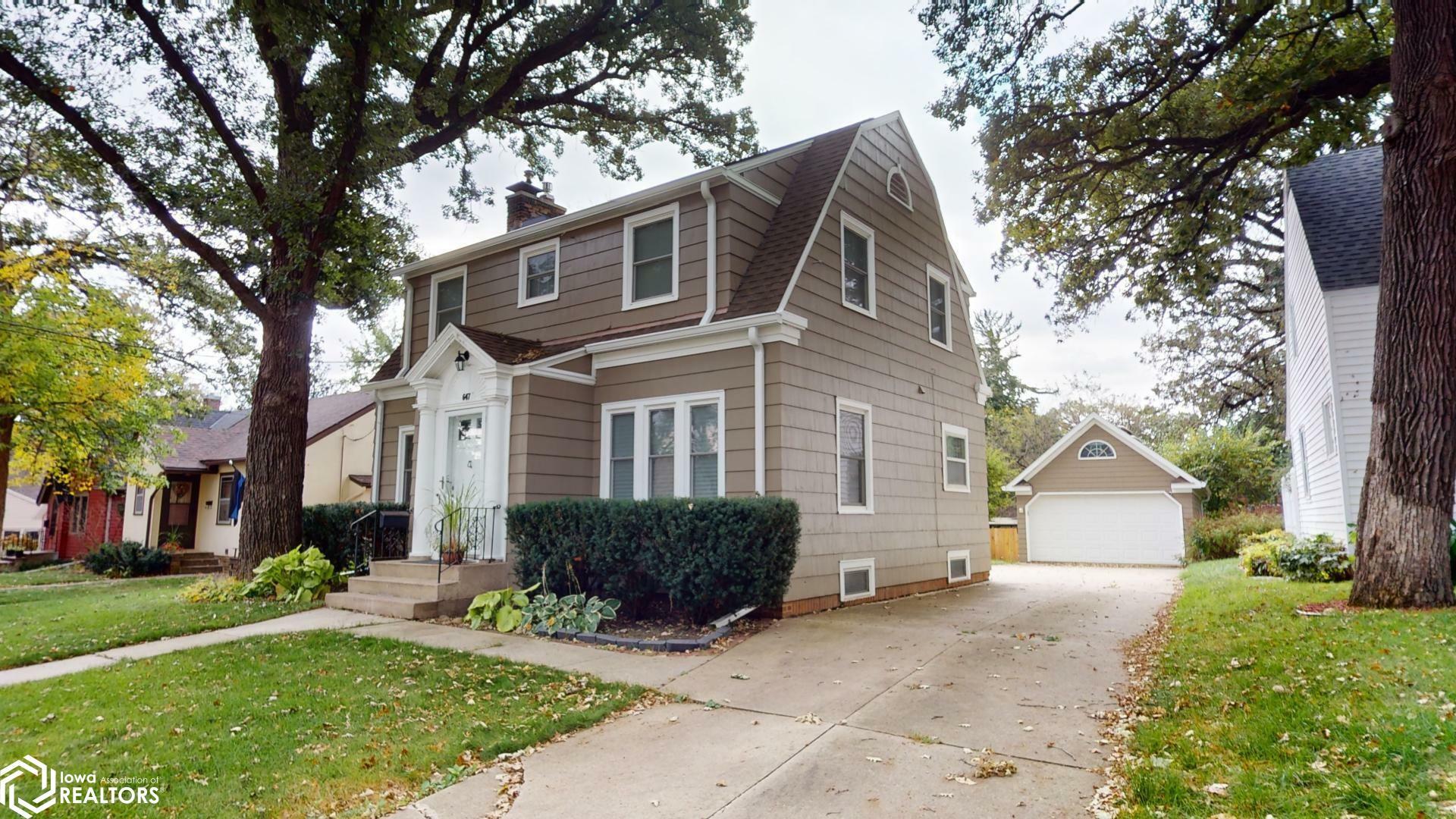 Property Photo:  647 9th Street  IA 50401 