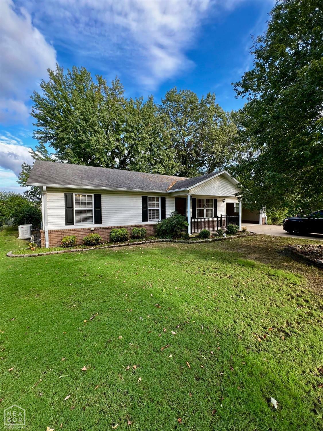 Property Photo:  2107 N 11th Avenue  AR 72450 