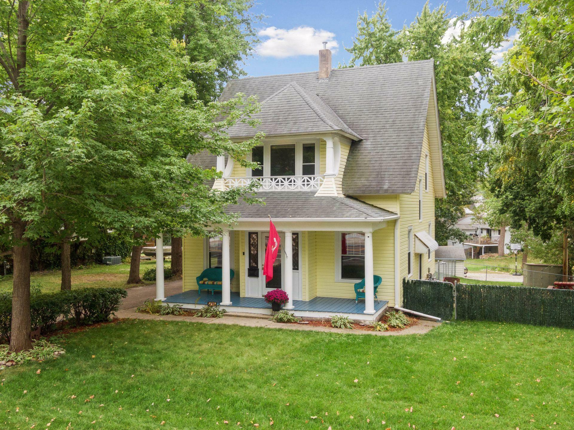 Property Photo:  505 Lake Boulevard S  MN 55313 