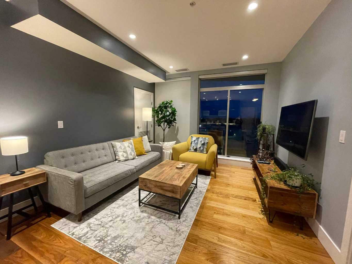 Property Photo: 2505 17 Avenue SW 407 AB T3E 7V3