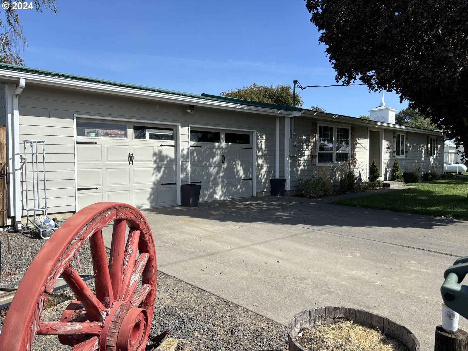 Property Photo: 122 Columbia St OR 97835